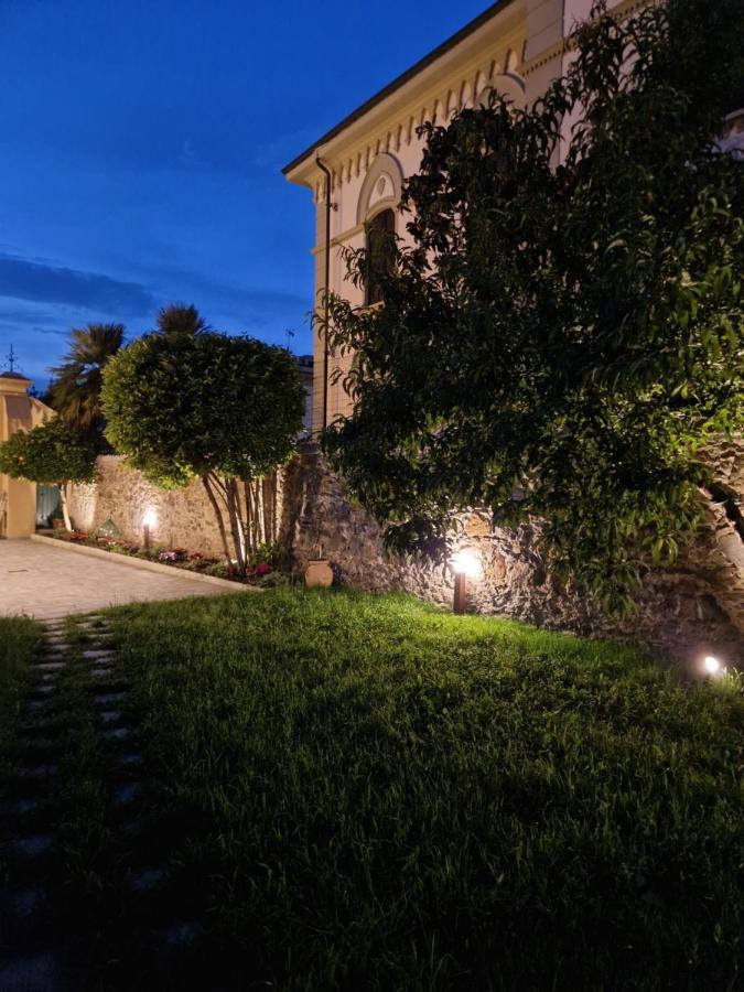 Serra Di Mare Casa Con Giardino Livorno Buitenkant foto
